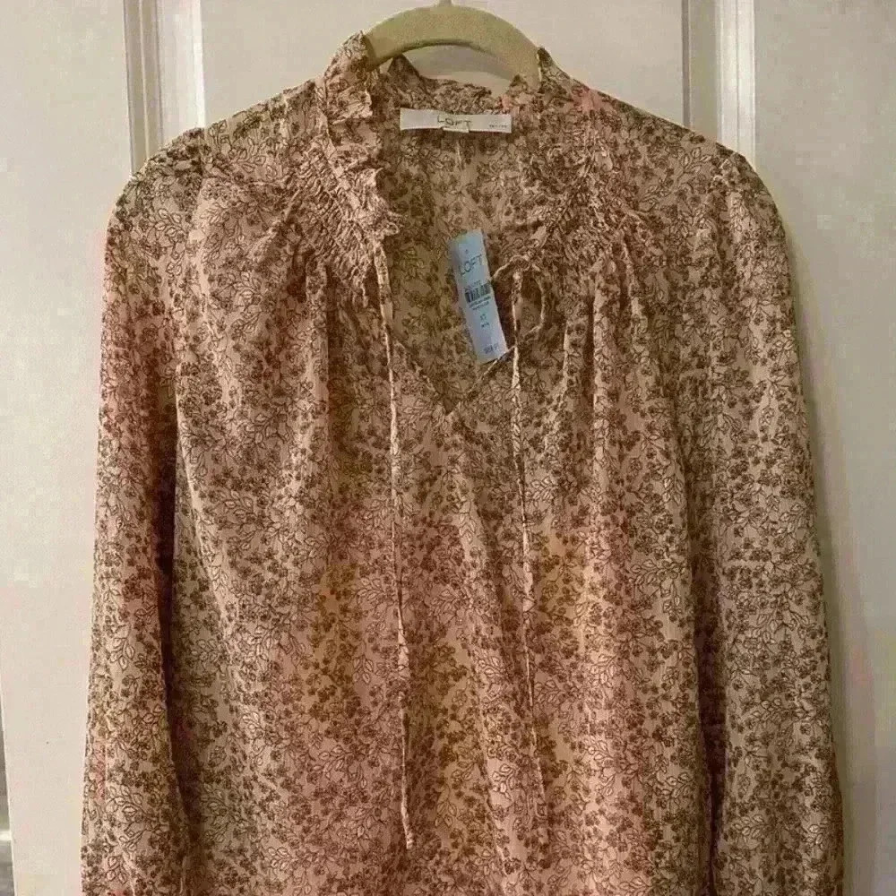 New Ann Taylor Loft Women’s Petite XS Floral Ruffle Blouse W/Camisole - Picture 4 of 10